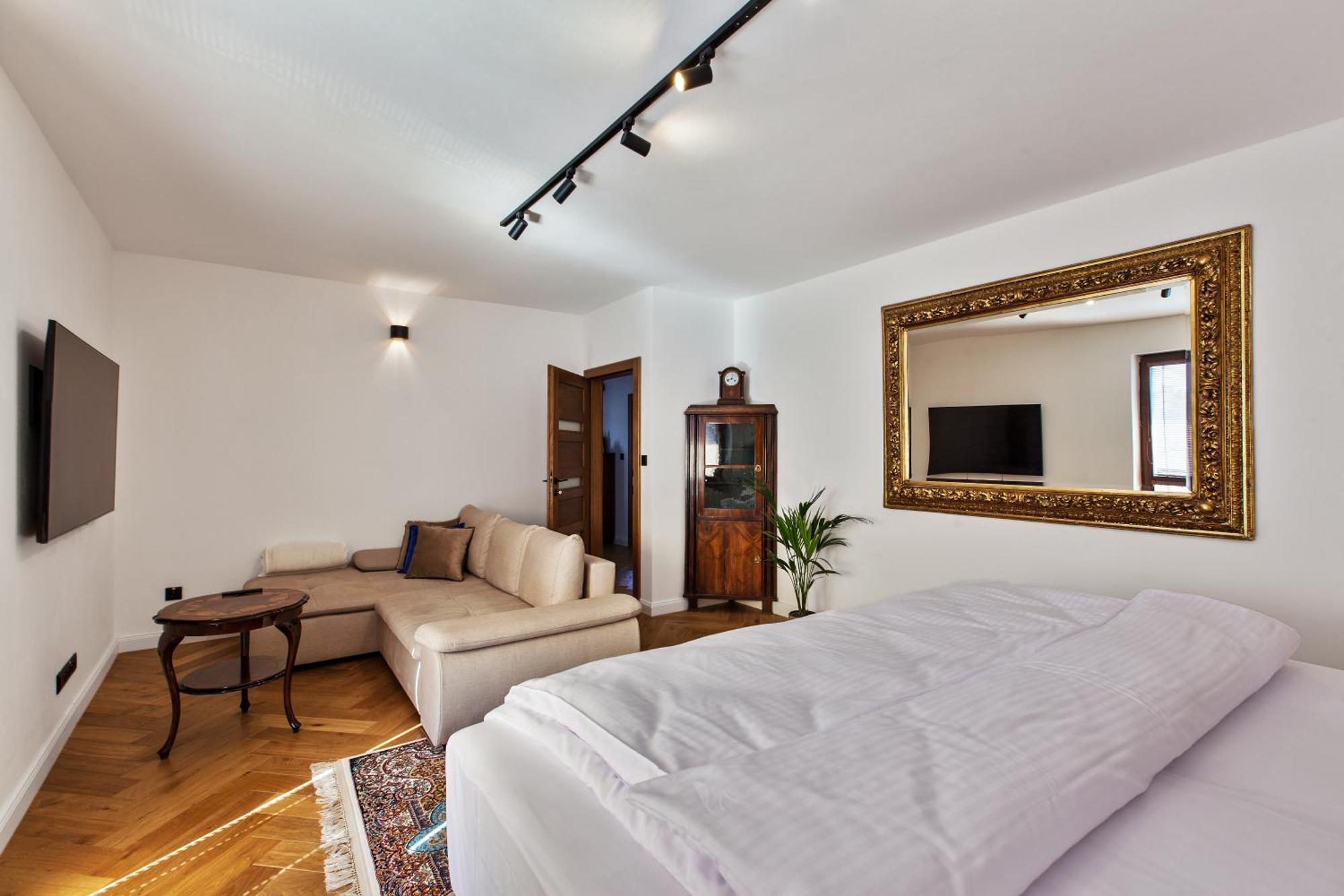Brezno Central Apartments Esterno foto
